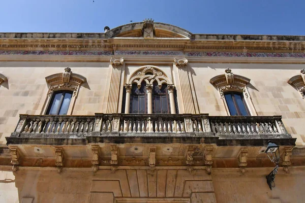 Het Balkon Van Een Oud Barok Huis Presicce Een Dorp — Stockfoto