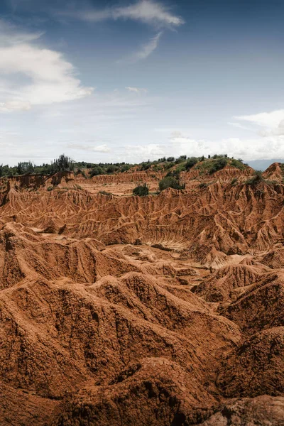 Pionowe Ujęcie Malowniczego Widoku Pustynię Tatacoa Lub Dolinę Smutków Huila — Zdjęcie stockowe