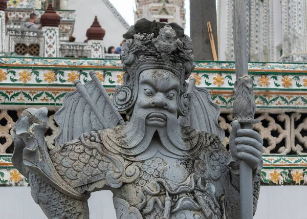 Primer Plano Una Estatua Guerrero Asiático Templo —  Fotos de Stock