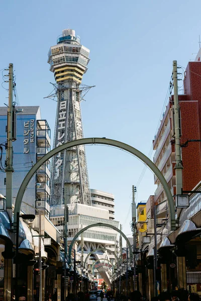 Egy Függőleges Felvétel Osaka Toronyról Oszakában Japánban Egy Napsütéses Napon — Stock Fotó