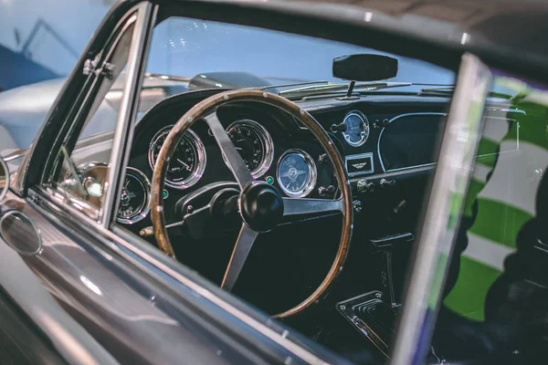 Tiro Close Belo Volante Carro Vintage — Fotografia de Stock