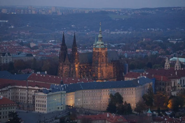 Uma Vista Aérea Bela Linha Horizonte Praga Noite República Checa — Fotografia de Stock