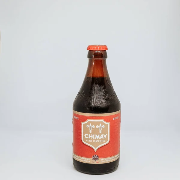 Glasflaska Chimay Trappist Isolerad Grå Bakgrund — Stockfoto