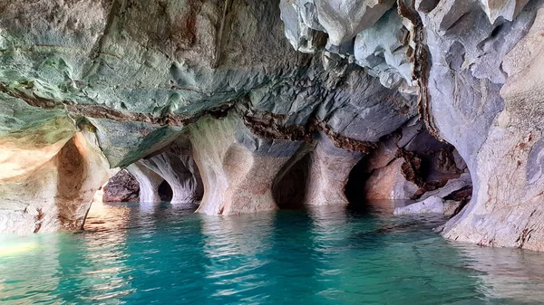 Eine Schöne Aufnahme Der Marmorhöhlen Catedral Marmol Chile — Stockfoto