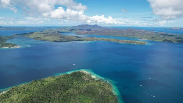 Ένα Drone Shot Από Ένα Όμορφο Πράσινο Νησί Των Φιλιππίνων — Φωτογραφία Αρχείου