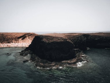 İspanya 'nın Kanarya Adaları' ndaki Lanzarote Adası 'ndaki Papagayo Sahili' nin güzel bir manzarası.