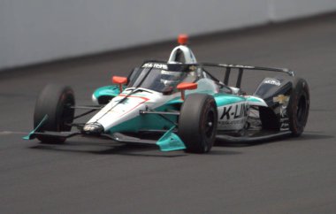 Indy 500 antrenmanı ve Indianapolis Motor Yarış Pisti 'nde yarışma hakkı