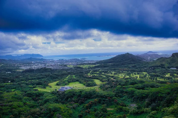 Piękny Widok Wyspę Kualoa Zapierającą Dech Piersiach Przyrodą Hawajach — Zdjęcie stockowe