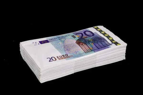 欧元桩钞票复制在黑色背景 — 图库照片