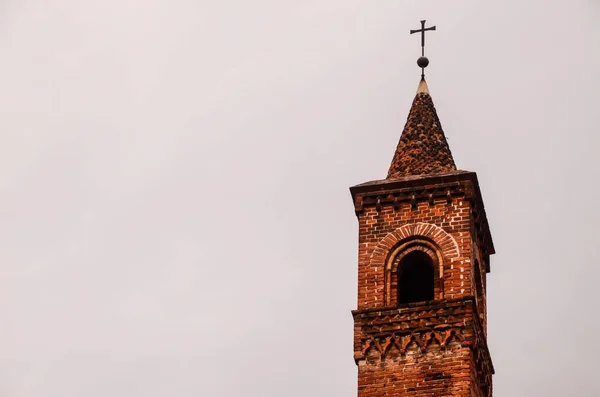 Torre Gótica Típica Igreja Belfry Itália — Fotografia de Stock