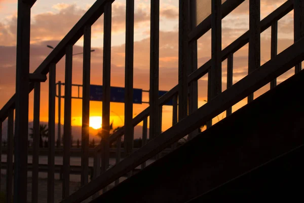 Beau Coucher Soleil Déroulant Derrière Les Balustrades Escalier — Photo