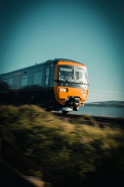 Tiro Vertical Velocidade Trem Longo Ferrovia Devon — Fotografia de Stock