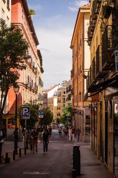 Eine Vertikale Aufnahme Der Straße Rund Die Innenstadt Von Madrid — Stockfoto