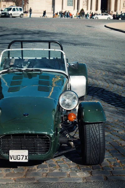 British Green Caterham Place Vauban Automotivo Carros Clássicos Paris — Fotografia de Stock