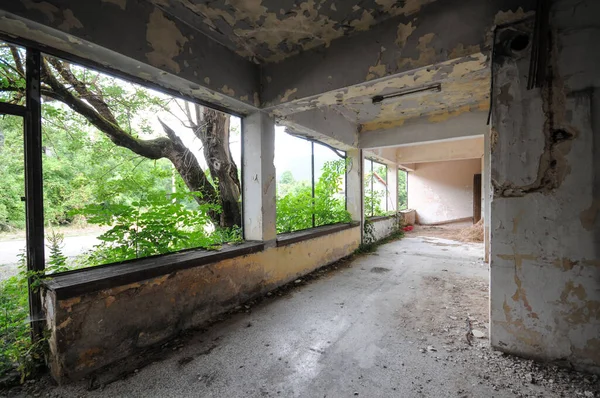 Ruínas Vista Edifício Abandonado Velho Casa — Fotografia de Stock