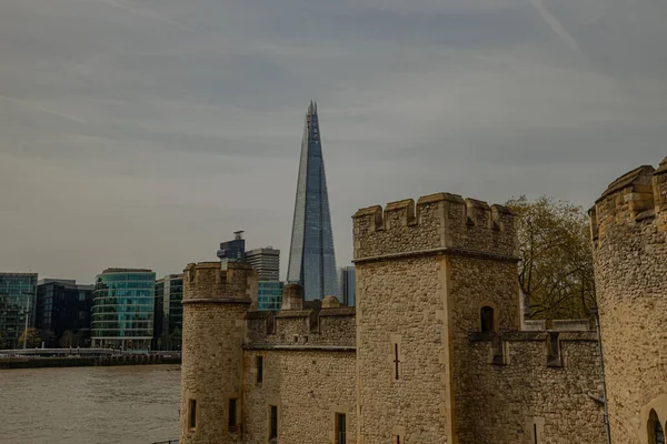 Krásný Záběr Části Londýnské Tower London Shard Pozadí Londýně Anglie — Stock fotografie