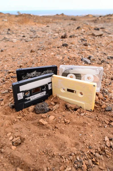 Oude Retro Musicassette Het Zand Woestijn — Stockfoto