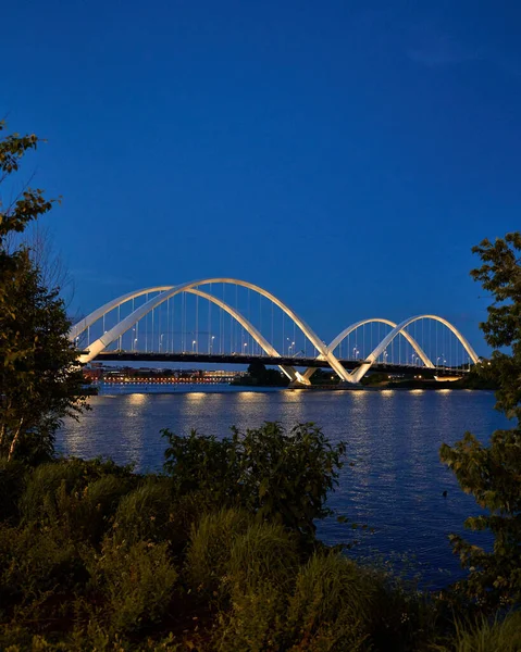 晚上的弗雷德里克道格拉斯纪念大桥 — 图库照片