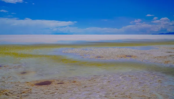 Μια Όμορφη Θέα Ενός Τοπίου Του Salt Flat Uyuni Κατά — Φωτογραφία Αρχείου