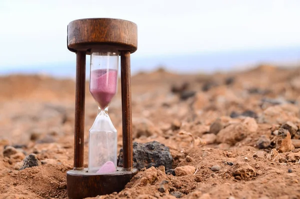 Tid Konceptet Timglas Rock Öknen — Stockfoto