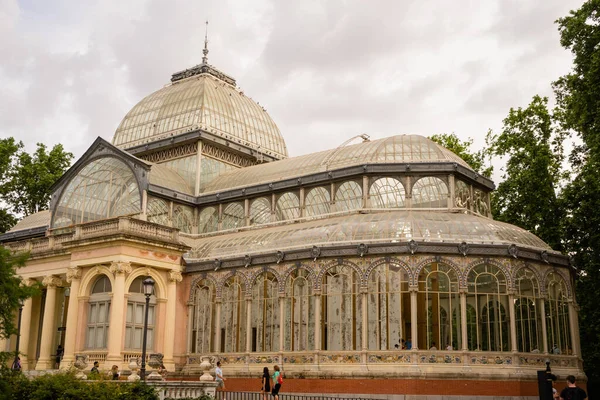 Szklany Pałac Palacio Cristal Drzewami Parku Retiro Madryt Hiszpania — Zdjęcie stockowe