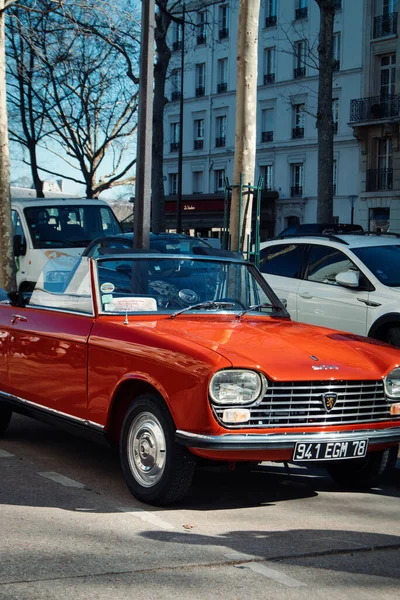 Eski Üstü Açılır Peugeot Vintage Paris Otomotiv Klasik Arabalar — Stok fotoğraf