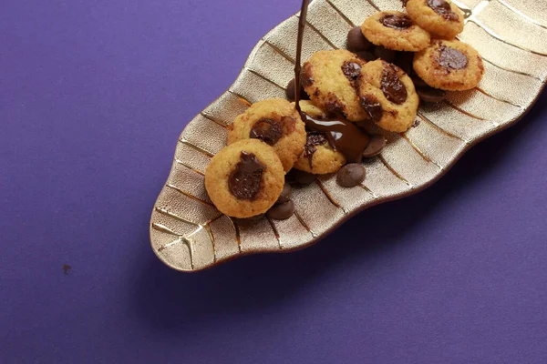 Koekjes Met Chocoladevulling Worden Een Decoratieve Plaat Vorm Van Een — Stockfoto