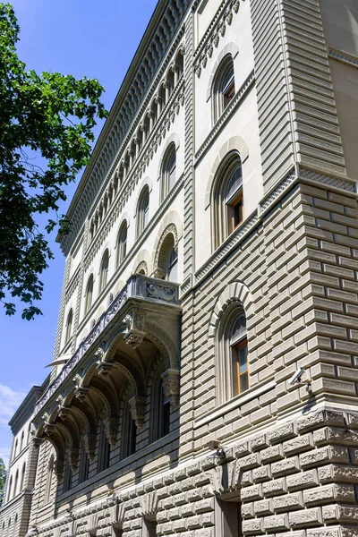Una Foto Angolo Basso Della Facciata Edificio Pietra Berna Svizzera — Foto Stock