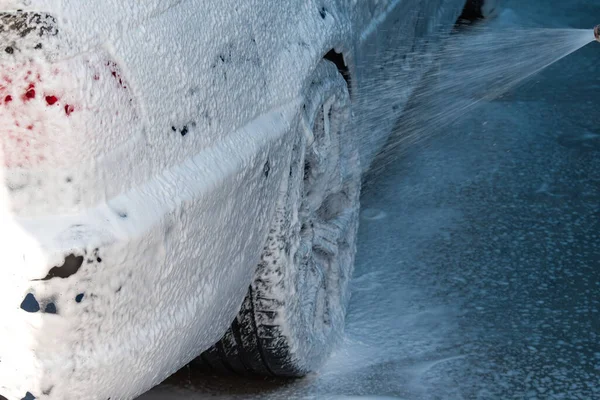 Миття Автомобілів Очищення Автомобілів Спеціальною Піною Спеціальною Якою Щіткою Водою — стокове фото