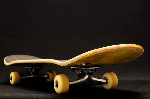 Stile Vintage Skateboard Nero Sfondo Nero — Foto Stock