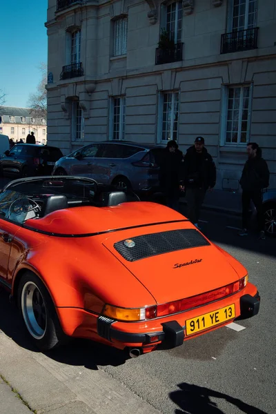 Vacker Röd Porsche Paris — Stockfoto