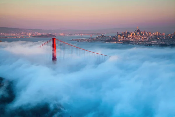 Beautiful Drone Shot Top Golden Gate Bridge While Hidden Fog — Stock Photo, Image