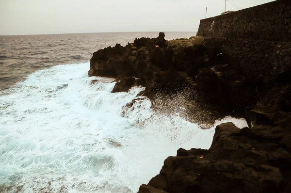 Strong Waves Crashing Volcanic Coast Tenerife Canary Islands — Stock Photo, Image