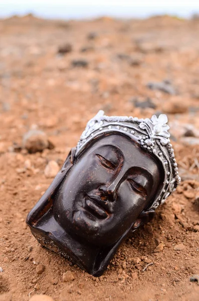 Antica Statua Buddha Abbandonata Nel Deserto — Foto Stock