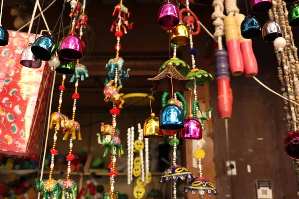 Impressionante Colorido Trinkets Dreamcatchers Artesanato Variado Mercado Artesanato Pondicherry Índia — Fotografia de Stock