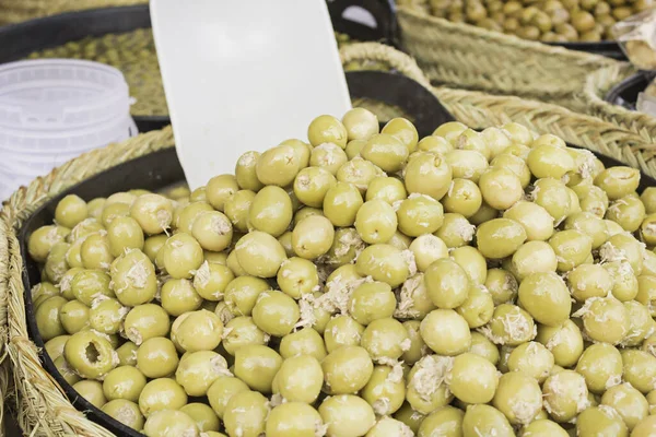 Primer Plano Las Aceitunas Con Anchoa Mercado Alimentos —  Fotos de Stock