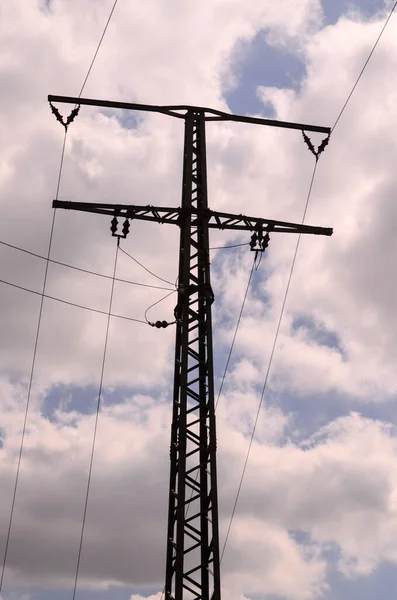 Yüksek Voltajlı Elektrik Iletim Kulesi Enerji Pilonu — Stok fotoğraf