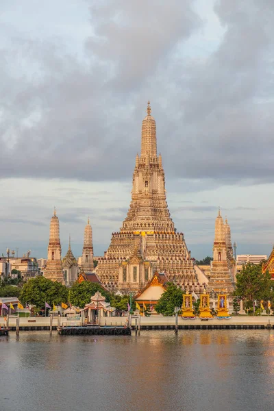Den Förstklassiga Kungliga Thailändska Templet Wat Arun Och Chao Phraya — Stockfoto