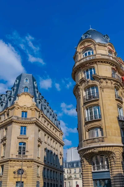 Paryż Piękne Budynki Place Des Victoires Typowe Paryskie Fasady Okna — Zdjęcie stockowe