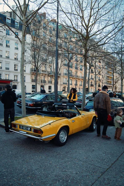 Винтажные Автомобили Улице Парижа — стоковое фото
