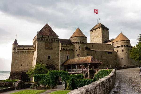 在瑞士一个古老的齐隆城堡的美丽的照片 — 图库照片