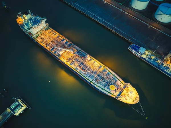 Yük Taşıyan Bir Kargo Gemisinin Hava Görüntüsü — Stok fotoğraf