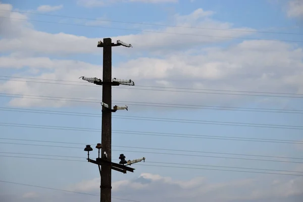 Poste Utilidad Contra Cielo Soleado Con Nubes —  Fotos de Stock