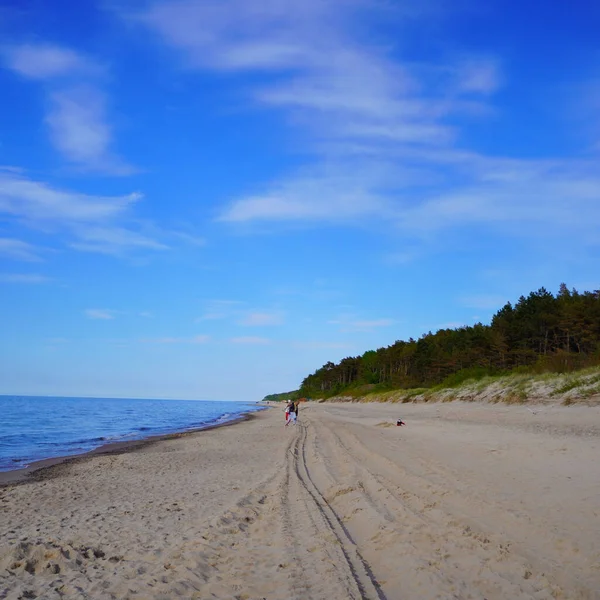 Schöne Aufnahme Eines Sonnigen Blauen Himmels Über Einem Strand Pobierowo — Stockfoto