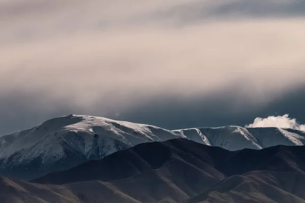 Uma Vista Aérea Belas Montanhas Durante Inverno — Fotografia de Stock