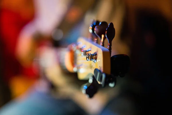 Ett Selektivt Fokus Strängarna Gitarr Jazzföreställning Rockwood Music Hall Nyc — Stockfoto