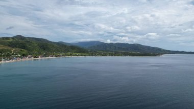 Bulutlu bir günde, Filipinler 'de okyanus manzarası