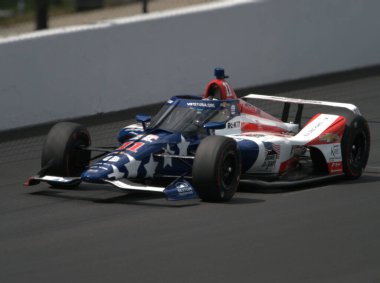 Indy 500 antrenmanı ve Indianapolis Motor Yarış Pisti 'nde yarışma hakkı