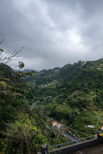 Uma Bela Imagem Vertical Região Madeira Portugal Sob Céu Nublado — Fotografia de Stock