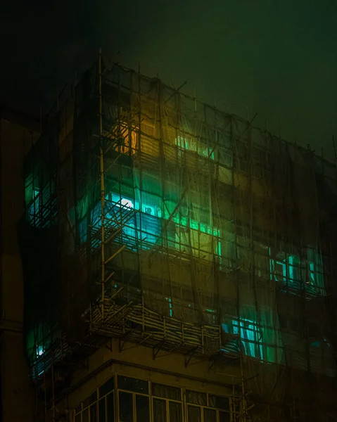 Vertikalt Bilde Eldgammel Bygning Løpet Natten – stockfoto